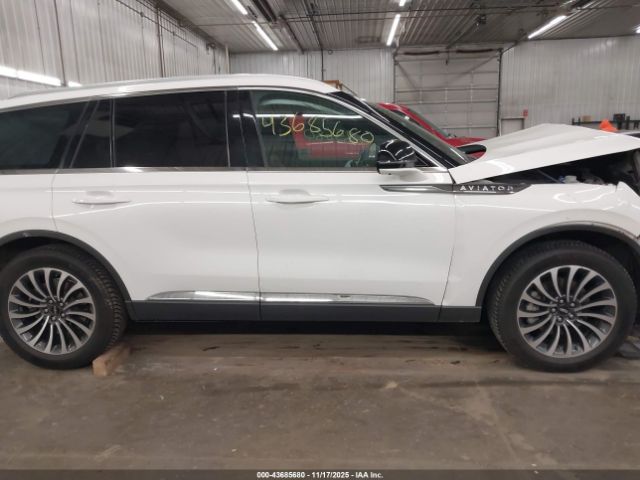 Lincoln Aviator Reserve Image 16