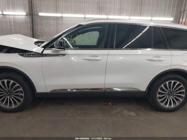 Lincoln Aviator Reserve Image 14
