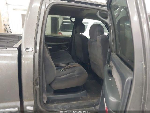 Chevrolet Silverado 1500 Ls Image 12