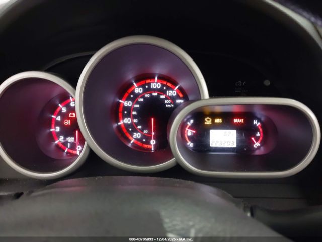 Pontiac Vibe Image 8