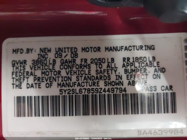 Pontiac Vibe Image 12