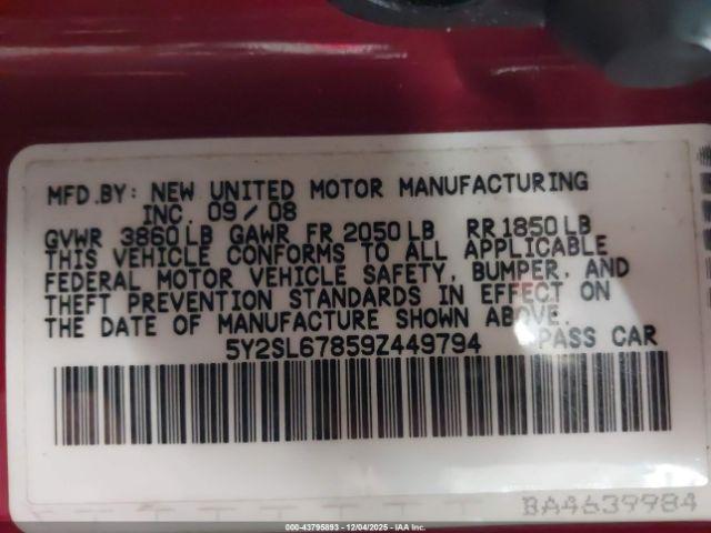 Pontiac Vibe Image 12