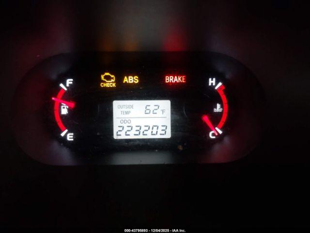 Pontiac Vibe Image 10