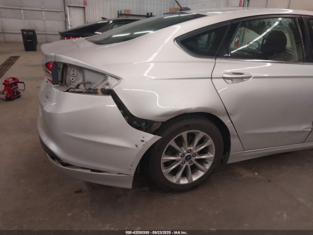 Ford Fusion Se Image 6