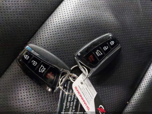 Hyundai SANTA FE Limited Ultimate Image 12