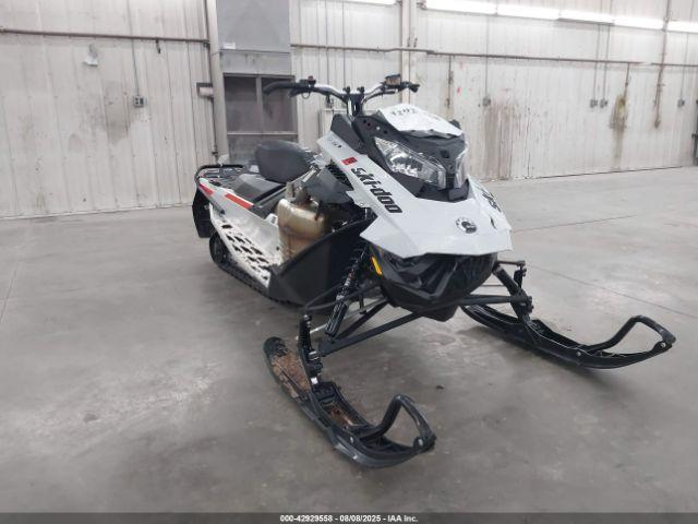  Salvage Ski-doo Mx Z 600