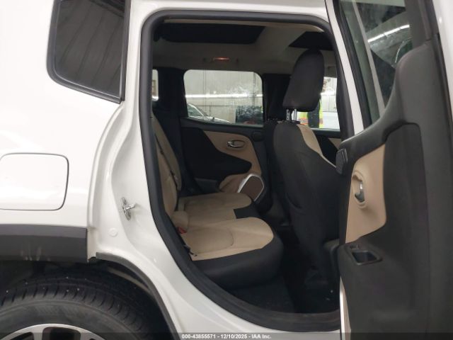 Jeep Renegade Latitude Image 10