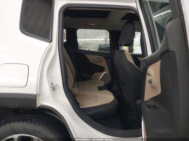 Jeep Renegade Latitude Image 10