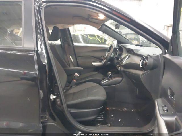 Nissan Kicks Sv Image 3