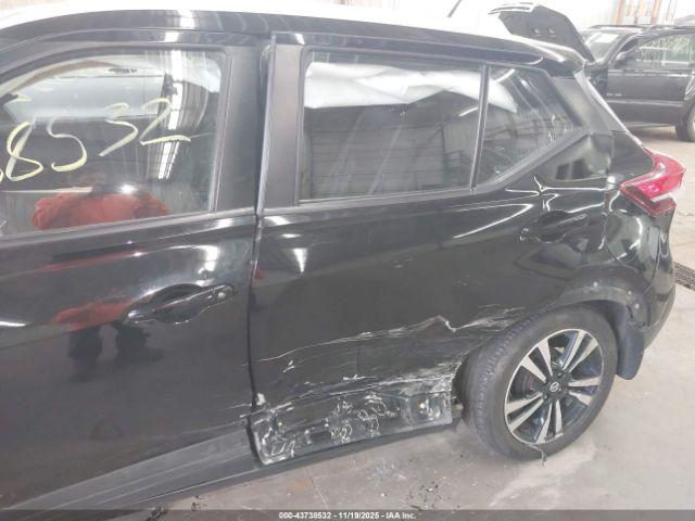 Nissan Kicks Sv Image 11