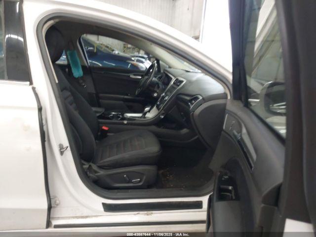 Ford Fusion Se Image 6