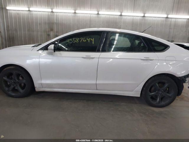 Ford Fusion Se Image 8