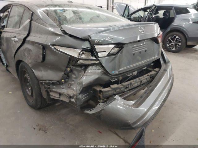 Nissan Altima S Fwd Image 8