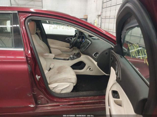 Chrysler 200 Limited Image 3