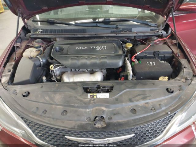 Chrysler 200 Limited Image 12