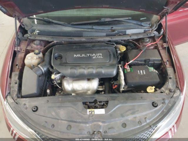 Chrysler 200 Limited Image 9