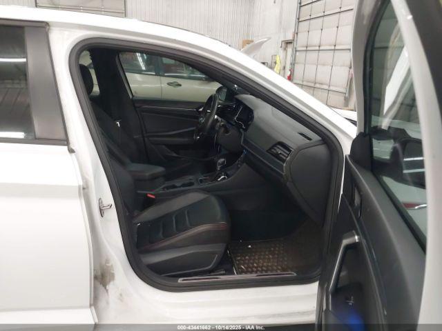 Volkswagen Jetta Image 16