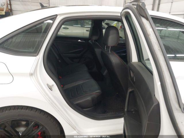 Volkswagen Jetta Image 10