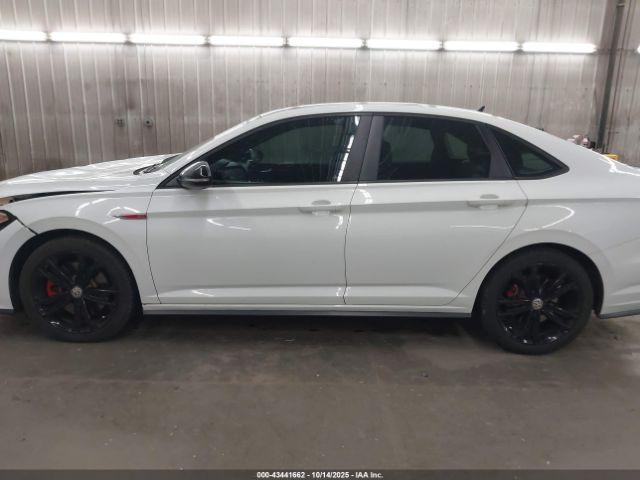 Volkswagen Jetta Image 2