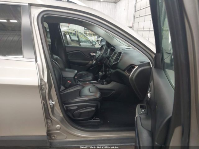 Jeep Cherokee Latitude Plus 4x4 Image 7