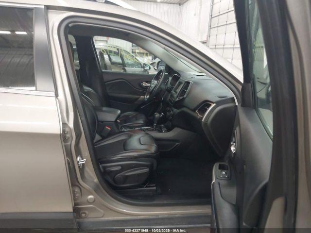 Jeep Cherokee Latitude Plus 4x4 Image 7