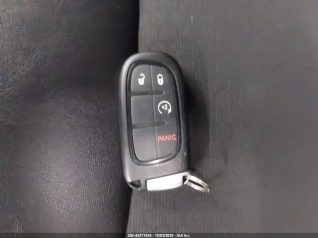 Jeep Cherokee Latitude Plus 4x4 Image 2