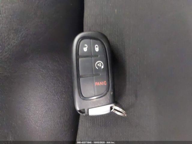 Jeep Cherokee Latitude Plus 4x4 Image 2