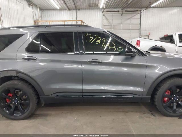 Ford Explorer St Image 13