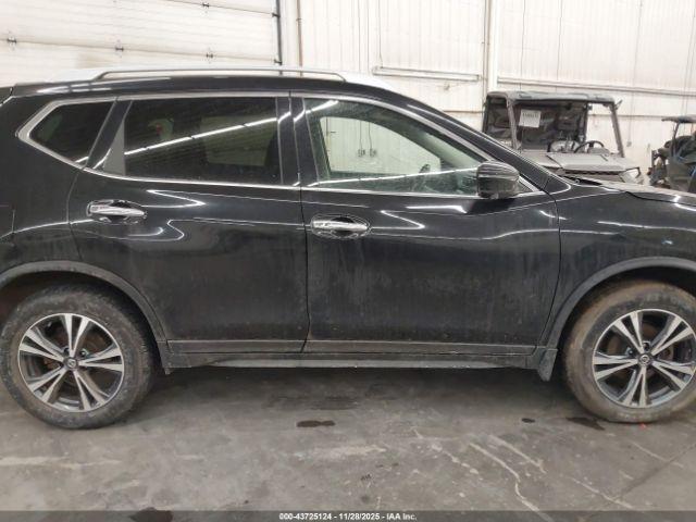 Nissan Rogue Image 16