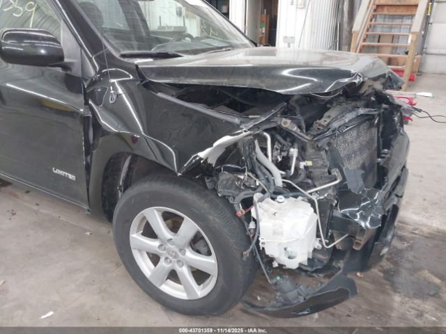 Toyota RAV4 Limited Image 8