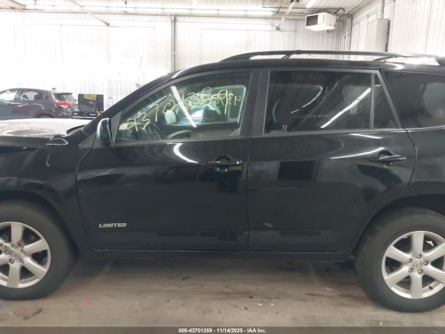 Toyota RAV4 Limited Image 13