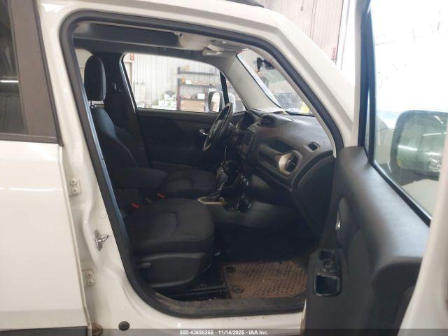 Jeep Renegade Latitude Image 3