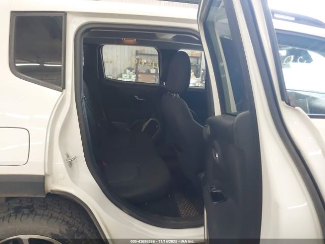 Jeep Renegade Latitude Image 8