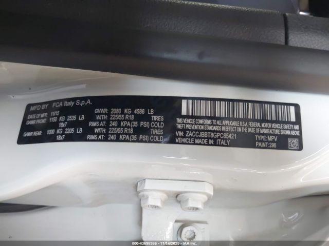 Jeep Renegade Latitude Image 10