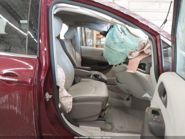 Chrysler Pacifica Touring-l Image 3