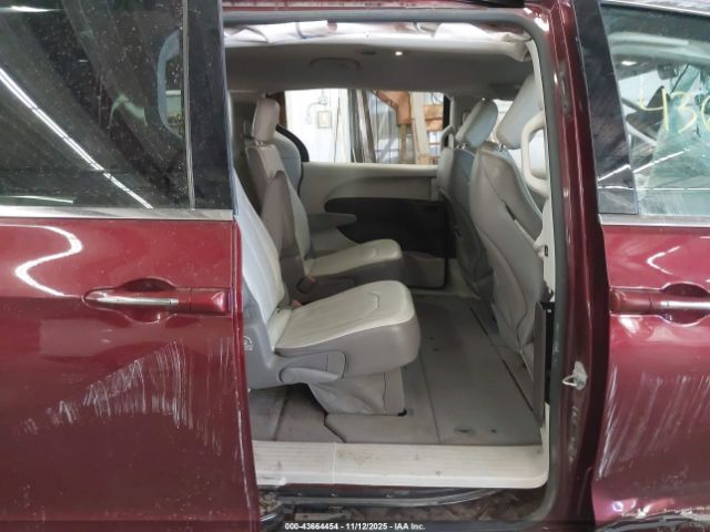 Chrysler Pacifica Touring-l Image 7