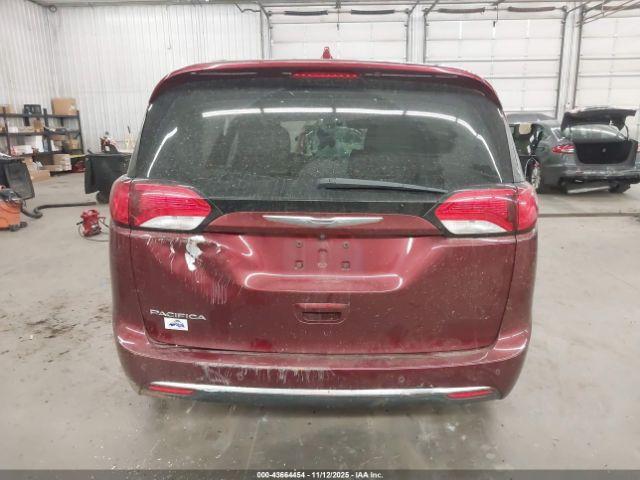 Chrysler Pacifica Touring-l Image 14