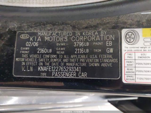 Kia Spectra Image 11