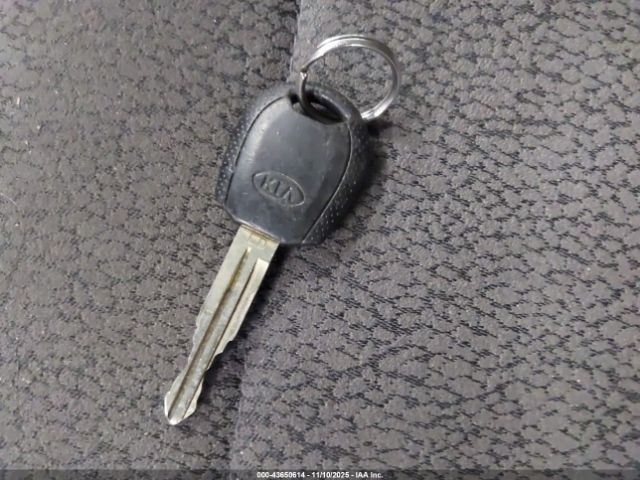 Kia Spectra Image 15