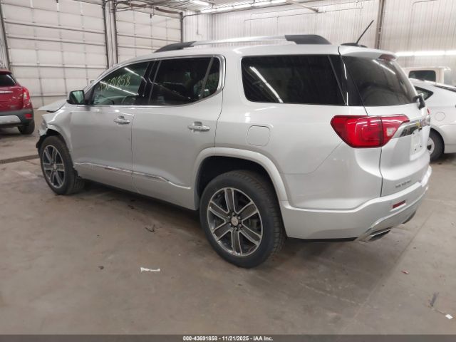 GMC Acadia Denali Image 8