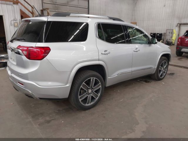 GMC Acadia Denali Image 3