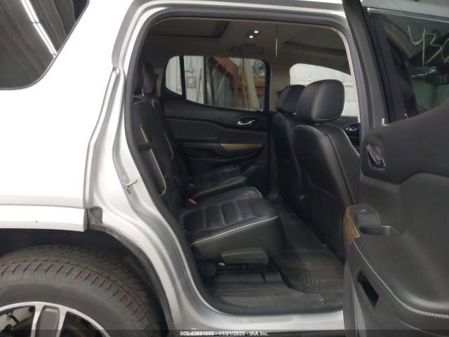 GMC Acadia Denali Image 10