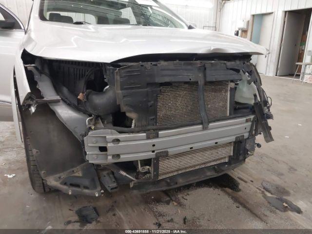 GMC Acadia Denali Image 13