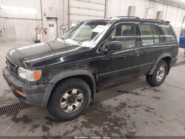 Nissan Pathfinder Image 2