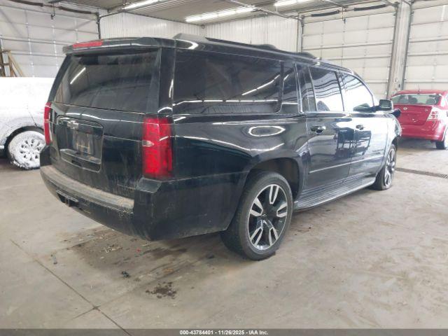 Chevrolet Suburban Premier Image 11
