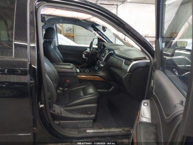 Chevrolet Suburban Premier Image 14