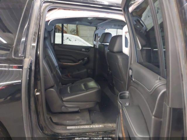 Chevrolet Suburban Premier Image 5