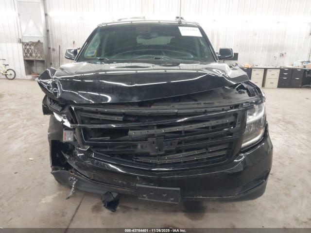 Chevrolet Suburban Premier Image 13