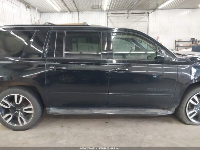 Chevrolet Suburban Premier Image 17