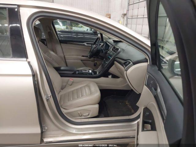 Ford Fusion Se Image 4